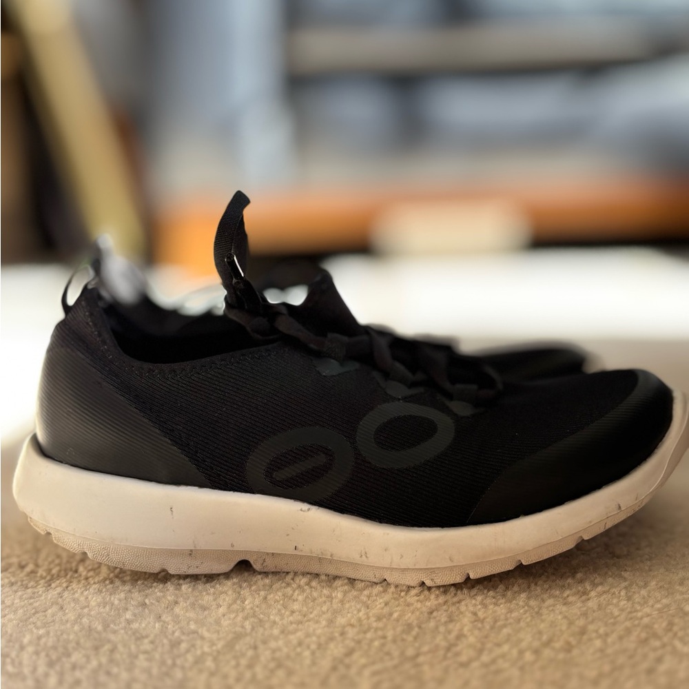 OOFOS Black and White Women's Sneakers
